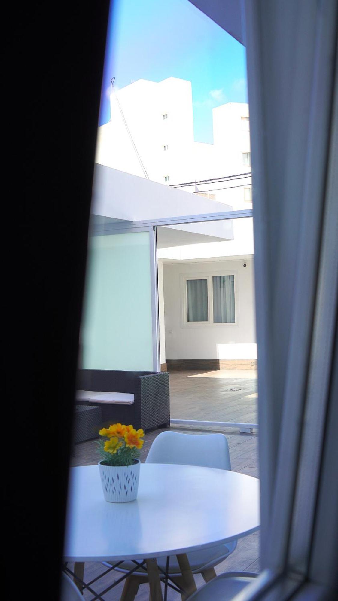 El Patio Hostal Alicante Bagian luar foto